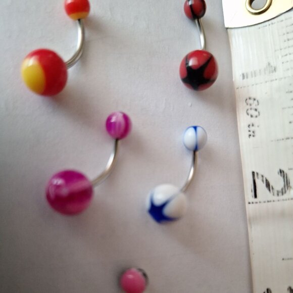 Nose, belly, eyebrow, daith, tongue rings - Picture 4 of 6